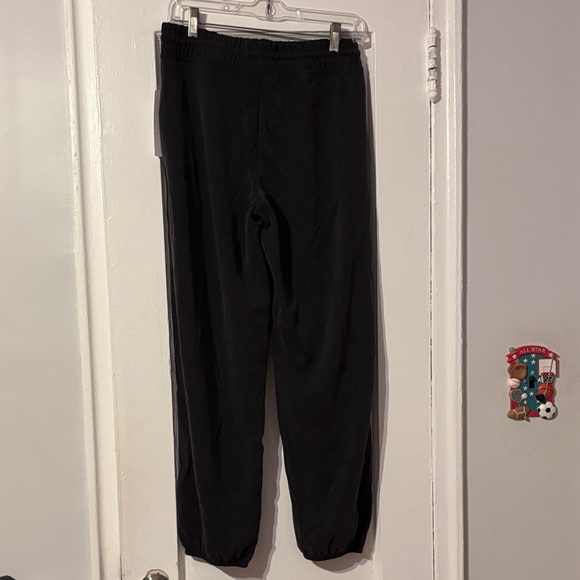 Women Athleta Black Jogger Pants - Picture 4 of 8
